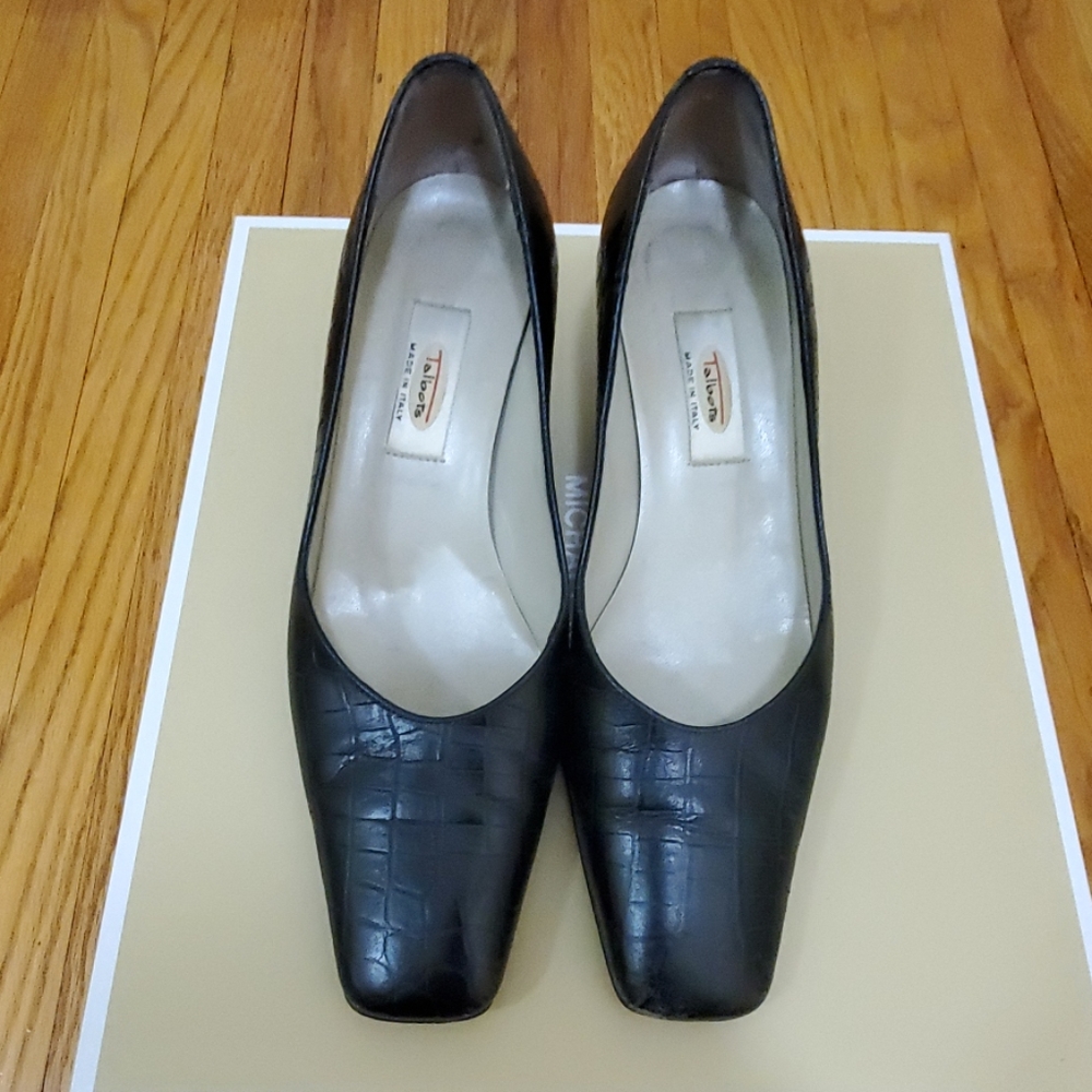 Talbots black snakeskin patterned heels - Sz 7